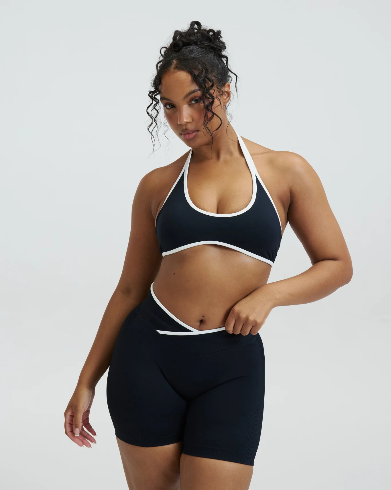 Elevate™ Outline Halterneck Bra | Night Black - Image 4